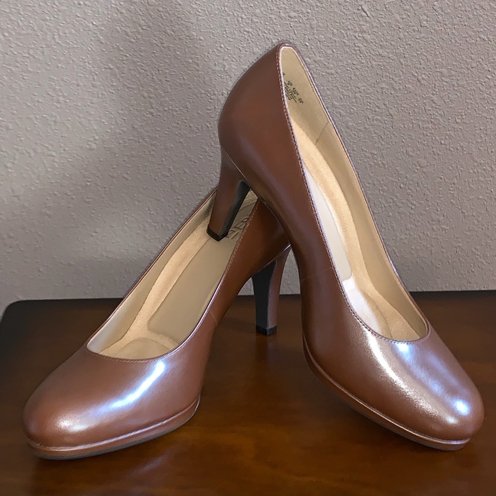 Naturalizer NWOT Brown Dress Heels